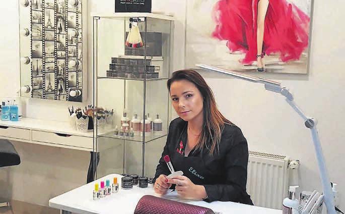08 STYLISTKA PAZNOKCI ROKU Elżbiet Liber, Elix - Mobilne Usługi Kosmetyczne Elżbiet Liber, Kościerzyn - I miejsce Kżd kobiet poczuje się trkcyjn Jonn Surżyńsk j.surzynsk@prs.gd.