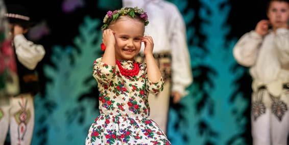 ZESPOŁY TANECZNE ZESPOŁY TANECZNE 02 03 Zespół Pieśni i Tańca NOWA HUTA grupy dziecięce informacje i zapisy: tel. 12 644 02 66 wew.