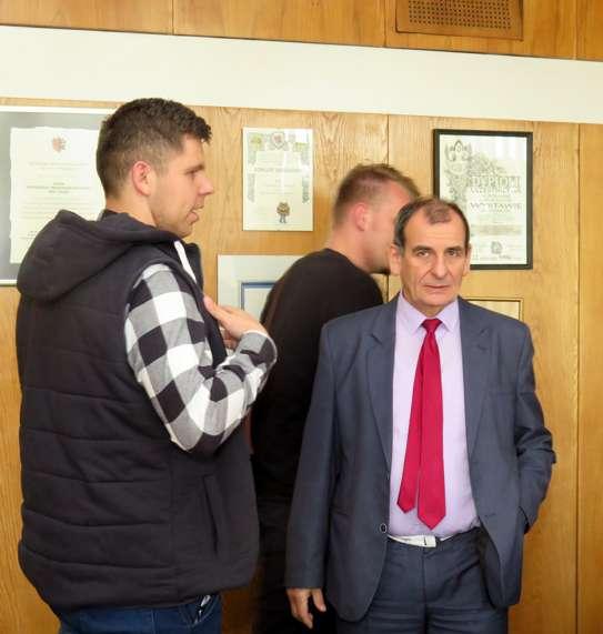 ale bez obowiązku kierowania nimi. Poniżej: Hubert Kinowski, Henryk Siuda; obok: Jerzy Chylewski.