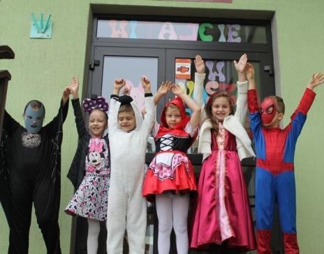 Bajki towarzyszą nam od najmłodszych lat, rozweselają i
