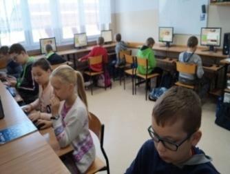 krepiny, które służyły jako dekoracja podczas