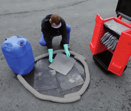 Olej pływający na wodzie zostaje wchłonięty bez choćby jednej kropli wody.