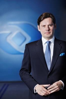 przedsiębiorstw z Europy Środkowo-Wschodniej (pracował w firmie doradczej KPMG w Warszawie, był wicedyrektorem Erste Group Bank w Wiedniu) Posiada dyplom MBA uzyskany na IMD w Szwajcarii Adam Purwin