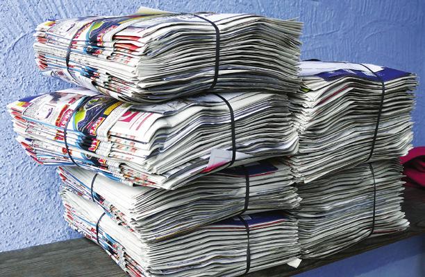 WRUCMY: zdrukowne krtki zeszyty i książki ppier pkowy torby i worki ppierowe Odpdy z ppieru nleży zbierć w tki sposób, by nie były zmoczone orz znieczyszczone, w szczególności resztkmi żywności,