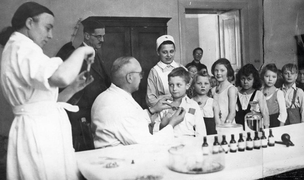 28 SYTUACJA EPIDEMIOLOGICZNA CHORÓB ZAKAŹNYCH zgodnie z wytycznymi i przyjętymi standardami. Ponadto np.