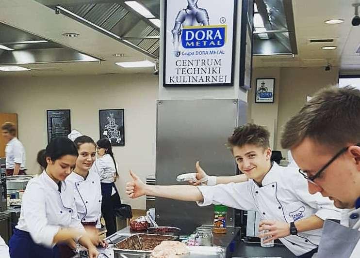 Działamy w różnych komisjach pomoc w organizowaniu Ogólnopolskiego Konkursu Szkół Gastronomicznych "Kuchnia Polska w