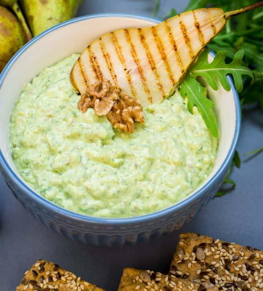 Dip orzechowy z grillowaną gruszką Sól Sok z cytryny 50 ml Olej orzechowy 120 ml Orzechy włoskie łuskane 250 g Pieprz czarny mielony Twarożek kozi 250 g Sałata rukola 50 g Gruszki 350 g WINIARY