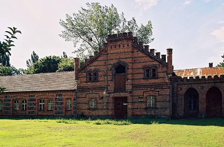 Źródło: Stanisław Małyszko, Łucja Gajda Majątki wielkopolskie, Tom II Powiat Pleszewski, Muzeum Narodowe Rolnictwa i Przemysłu Rolno-Spożywczego w Szreniawie, 1997. Zdjęcie 3.