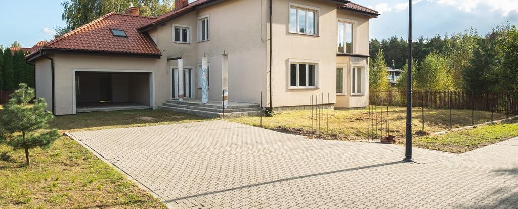 Jabłonna, ul. Sosnowa Dom (Wolnostojący) na sprzedaż za 1 299 000 PLN pow. 351,30 m2 7 pokoi 2 piętra 2003 r.