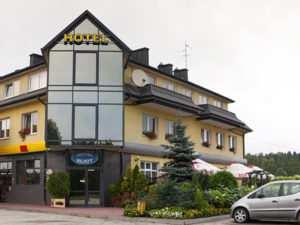 Hotel Restauracja Eliot Hotel Restauracja ELIOT położony jest w malowniczym regionie w Południowej Polsce, przy trasie E73 Kielce (Morawica) (Busko Zdrój) Tarnów.
