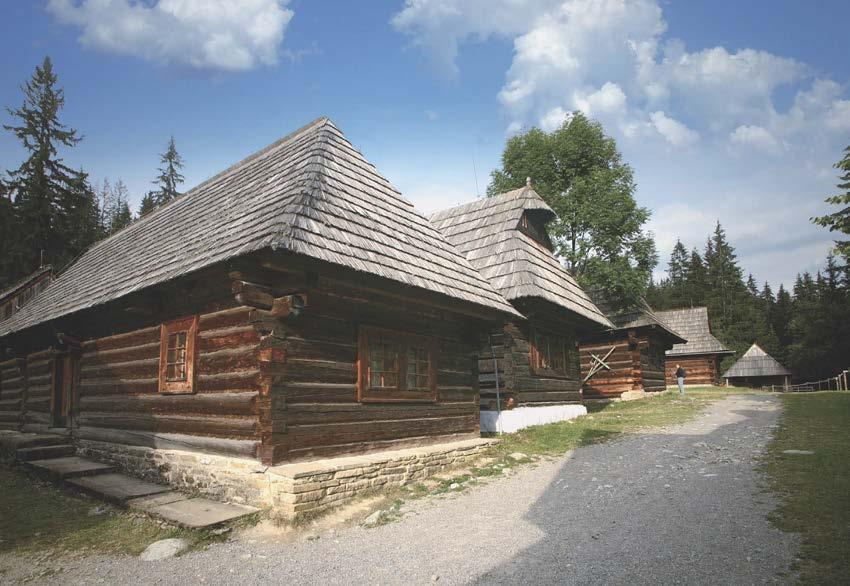 Zuberec (Múzeum slovenskej dediny) w Martinie przedstawia pełny obraz tradycyjnego budownictwa ludowego i tego, jak mieszkano dawniej na Słowacji, będąc jednocześnie największą ekspozycją