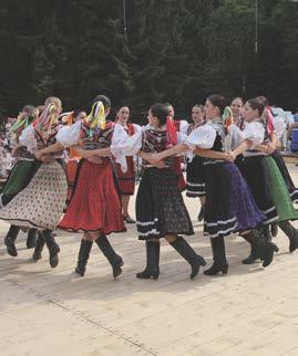 Niemal każdy region Słowacji może się pochwalić swym ludowym bogactwem. Zwiedzanie miejsc z zabytkami architektury ludowej to idealny pomysł na całodzienną wycieczkę i urozmaicenie pobytu w tym kraju.