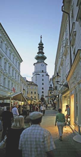 Najbardziej atrakcyjna część Bratysława to Staré mesto (Stare miasto), gdzie można spacerować wąskimi uliczkami i podziwiać piękne zabytki.