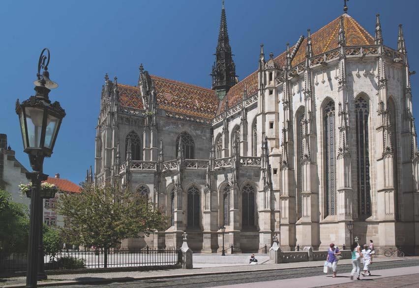 Košice Dziedzictwo kulturowe Dzięki idealnej lokalizacji w samym środku Europy, bogatej, liczącej kilka tysięcy lat historii oraz wpływom narodów sąsiednich państw Słowacja obfituje w niezwykłe