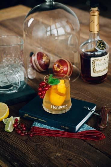 OLD FASHIONED WHISKY/ KOSTKA CUKRU/ BITTERS/