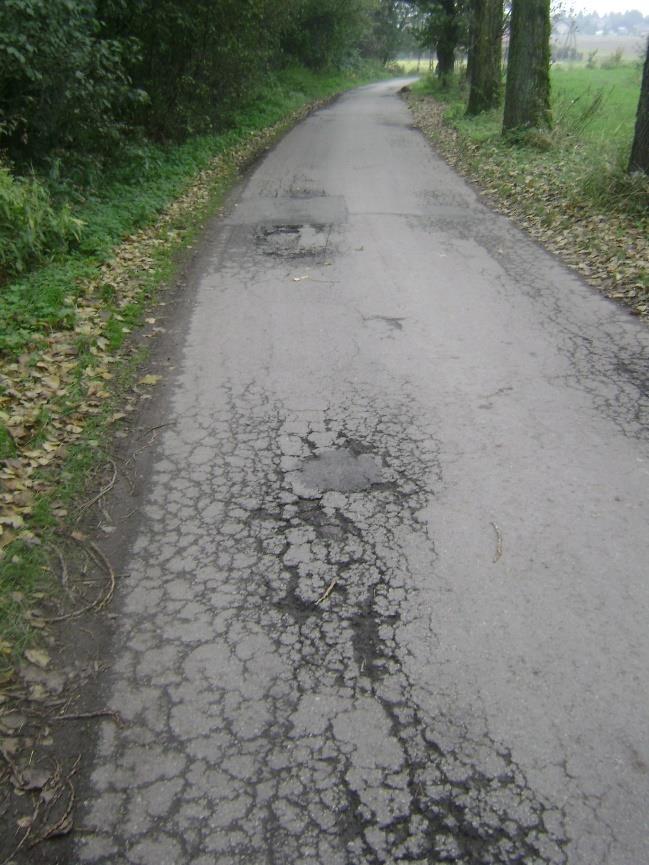 Remont drogi gminnej ul. Starowiejskiej w Pisarzowicach w km 0+000 do 0+815 (815 mb) - 1.245.154,34 zł.