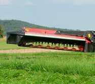 Hydrauliczna regulacja docisku Ta opcja daje możliwość regulowania w wygodny sposób siły docisku. aby zwiększyć komfort operatora, w opcji dostępna jest hydrauliczna regulacja z kabiny ciągnika.