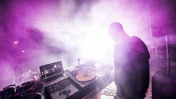 7 3 Hip-Hop Festiwal Lokalizacja: Dzierżoniowski Ośrodek Kultury Opis: Projekt zakłada organizację koncertu muzyki hip- -hop (przykładowi wykonawcy: Paluch, ReTo, Bedoes, Pro8l3m, Young Igi,