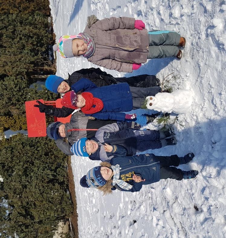 WYDARZENIA Z ŻYCIA PRZEDSZKOLA: Zabawy na śniegu Bal przebierańców Dnia 19.02. 2019 r.