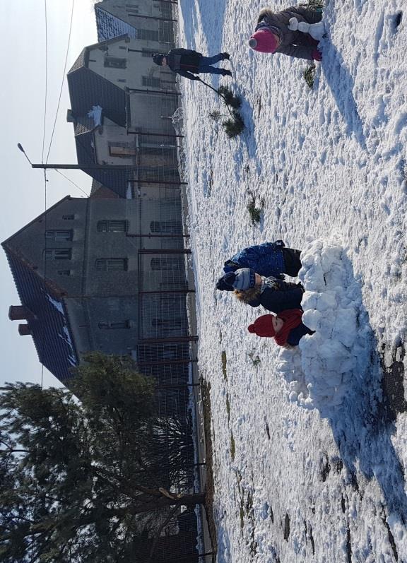 Były tańce, zabawy, konkursy oraz poczęstunek przygotowany przez rodziców.