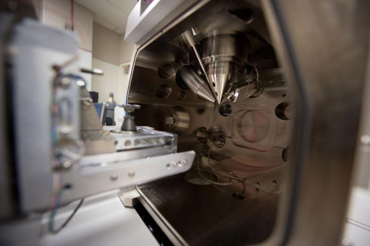 . Apetue: educes ion beam cuent, spheical abeation, helps mass