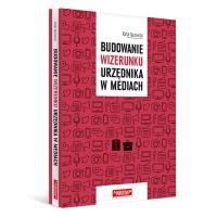 ludzie z powrotem przyjmują go