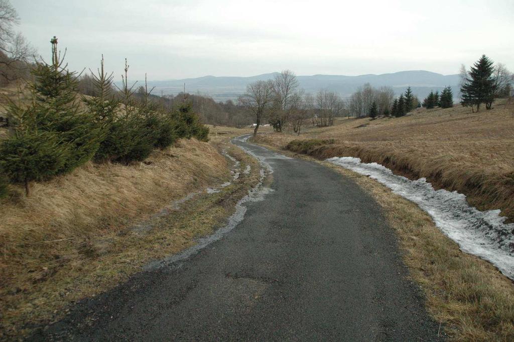 4. STAN ISTNIEJĄCY Projektowany odcinek drogi o długości 0,207 km rozpoczyna się w km 0+000 na końcu