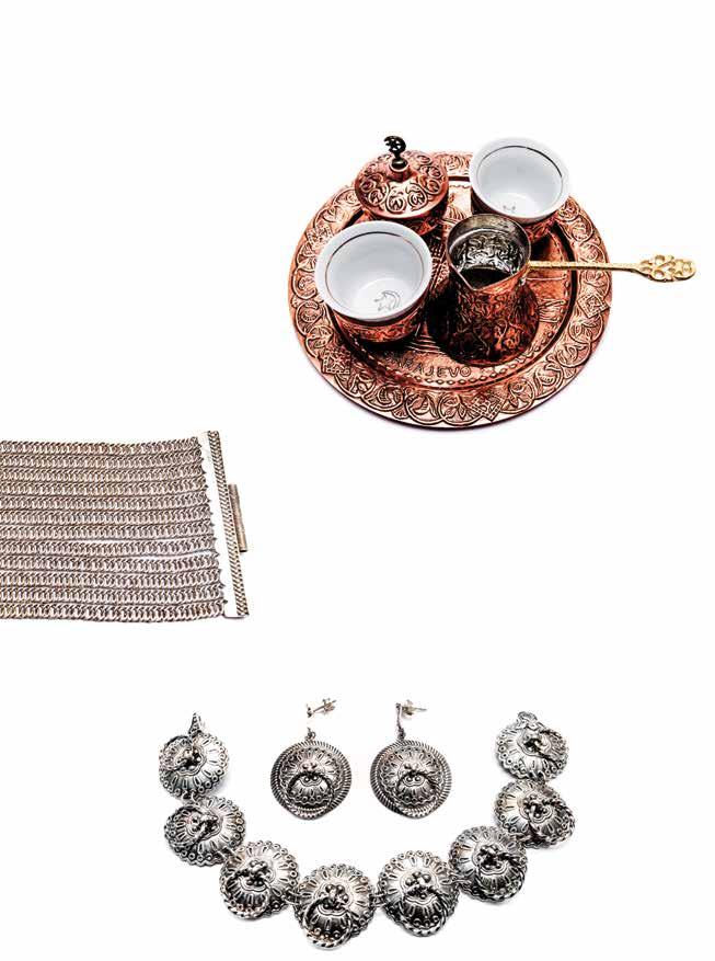 جودة رساييو ا أ لصلية BOSNIAN COFFEE SET KAHVENI TAKUM KAHVENI TAKUM 咖啡具套 طقم قهوة A Bosnian coffee set is a hand-made copper set that is used when serving Bosnian coffee.