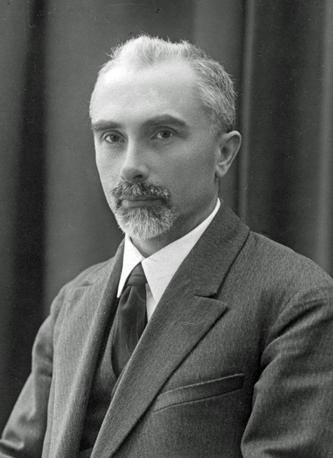 Mieczysław Pożaryski Mieczysław Pożaryski 1875-1945 Pierwszy Prezes SEP w latach 1919-1928 Mieczysław Pożaryski urodził się 1 X 1875 r. w Warszawie, w rodzinie ziemiańskiej.