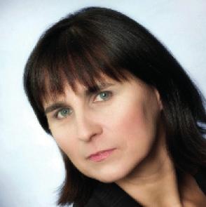 Posiada 18 lat doświadczenia jako menedżer i konsultant przy realizacji projektów doradczo-biznesowych z obszaru transformacji, przywództwa, zarządzania zasobami ludzkimi i zarządzania projektami.
