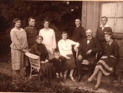 Towarzystwa Ludowego w Bieńkówce oraz założonego 13.09.1896r.Towarzystwa Rolniczego w Starogrodzie.