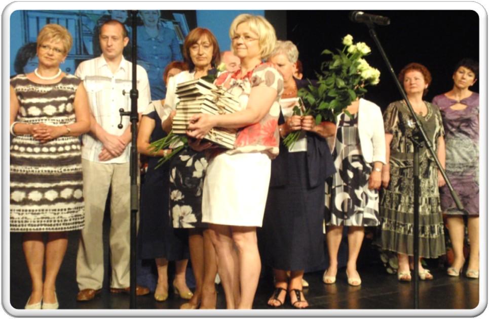 Uroczystości z okazji XX-lecia Samorządu Pielęgniarek i Położnych, Siedlce 2011 Polskie społeczeostwo nie ma wątpliwości jak ocenid zawód pielęgniarki i położnej.