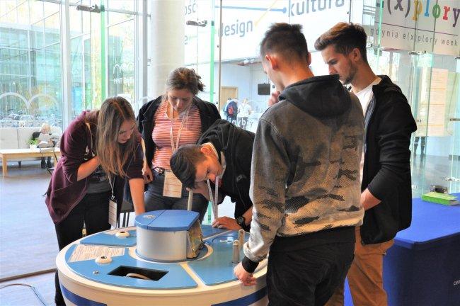 Naukowe inspiracje na Gdynia E(x)plory Week Jak ugryźć dźwięk i czym jest parabola? Między innymi tego mogą się dowiedzieć uczestnicy Gdynia E(x)plory Week.