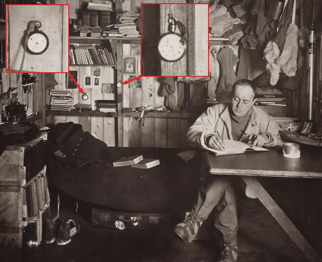 23 Zdj. 1.5. R.F. Scott na biegunie południowym, rok 1911. Na ścianie Zegarek Odkrywców oraz Junghans z funkcją alarmu. Zdj. David Boettcher, Vintage Watch Straps od roku 1878, zakupiło ok.