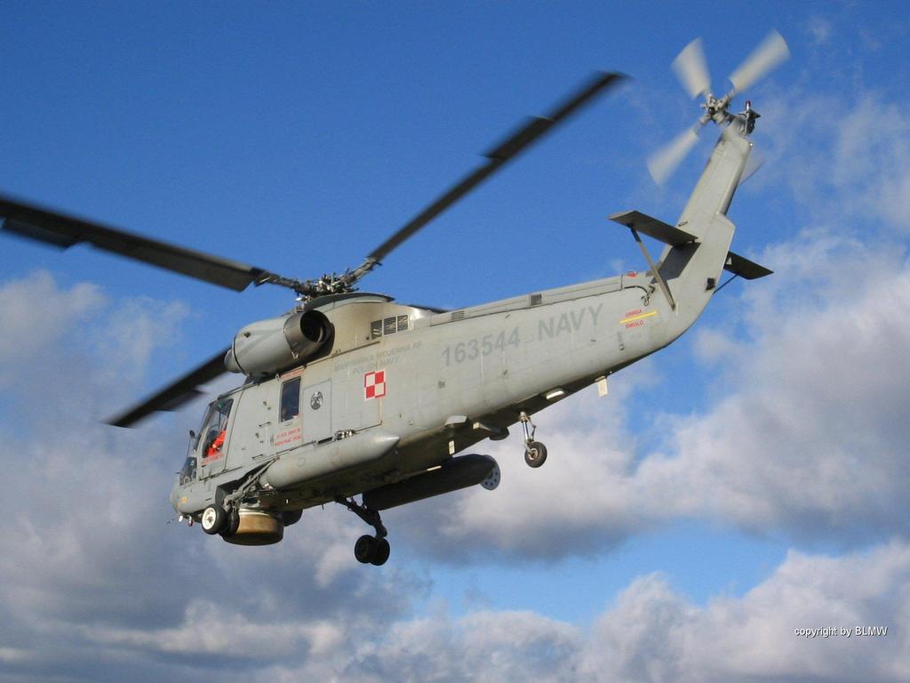 Mi-14PŁ/RFoto: kmdr por. Mirosław Makuch/GBLMW W ograniczonym zakresie w działaniach SAR mogą też uczestniczyć śmigłowce Kaman SH-2G "Seasprite". Ich wyposażenie nie pozwala na np.