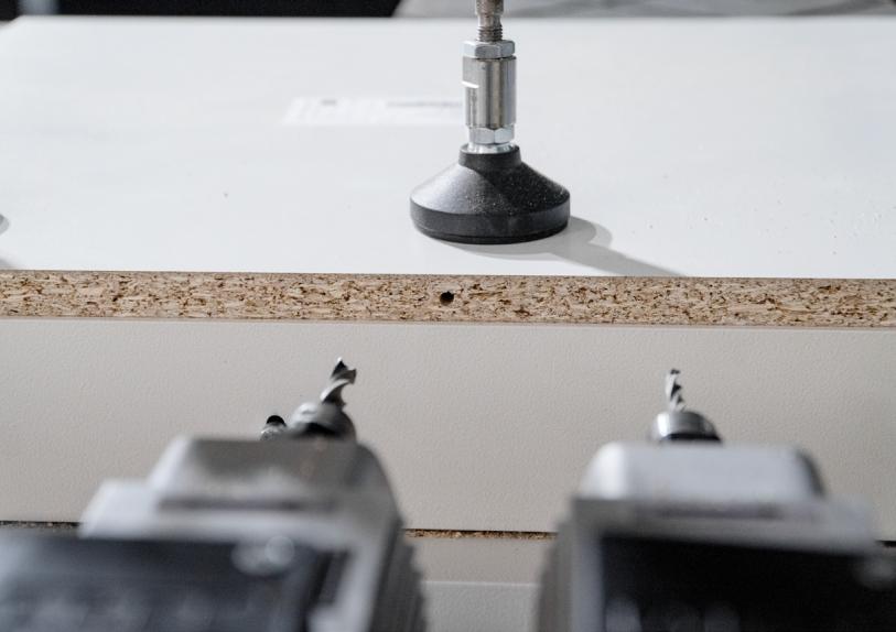 www.infotec-cnc.com Obejrzyj film i zobacz pracę InfoTEC D-LITE Model Pole robocze [mm] [x/y] Skok głowicy [mm] Prędkość [mm/s]/ [m/min.