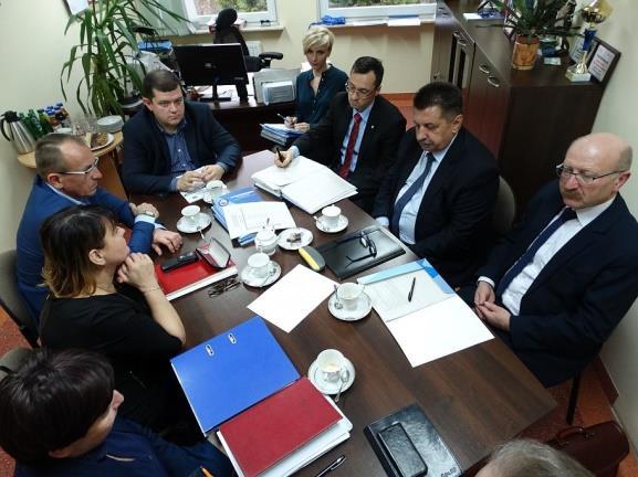 z Programem Współpracy Interreg VA Brandenburgia - Polska 2014-2020 dotyczące Funduszu Małych Projektów, działalności Komitetu Monitorującego oraz projekty własne Euroregionu.