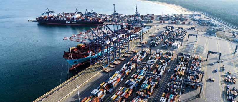+ DOŚWIADCZENIA Zaatakowane mogą zostać elementy infrastruktury portowej nabrzeża, suwnice czy też kapitanat, odpowiedzialny za ruch jednostek wychodzących z portu i wchodzących do niego.