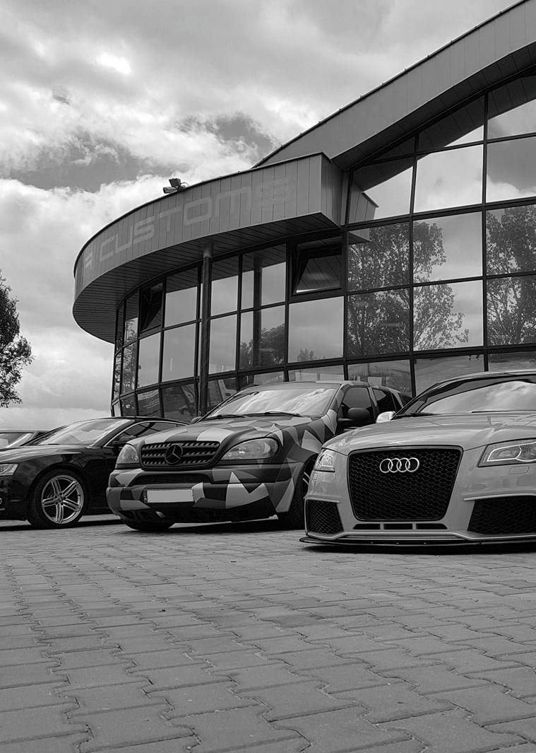 RRCustoms to firma od 20 lat związana z branżą motoryzacyjną.