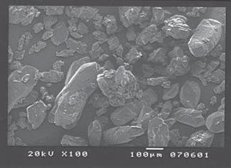 Rys. 5. Kryształy FX-7 krystalizowanego poprzez chłodzenie z DMF Fig. 5. 1,1-Diamine-2,2-dinitroethylene crystals after cooling crystallization from,-dimethylformamide Rys. 9.