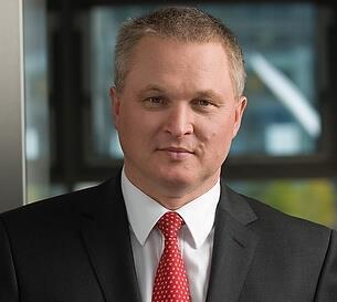 ZESPÓŁ NAJLEPSZYCH SPECJALISTÓW W SWOJEJ DZIEDZINIE Zarząd Zespół z wieloletnim doświadczeniem i głęboką wiedzą w swoich obszarach Adam Sikorski Prezes Zarządu Od 1992 r.