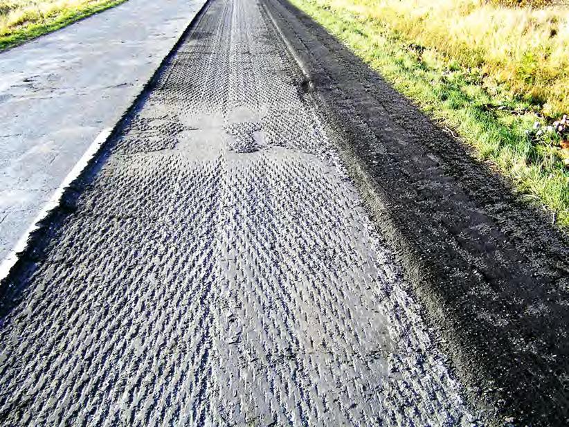 Zadanie 23. Umieszczając opis drogi: G10,5(17,5)MB115 na mapie techniczno-eksploatacyjnej drogi publicznej, informuje się, że zewidencjonowano drogę Zadanie 24. A. gminną o szerokości korony 17,5 m.