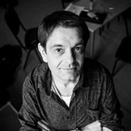 ADAM NALEPA Reżyser, absolwent Teatrologii, Filmografii i Historii Starożytnej Uniwersytetu Ruhry w Bochum.