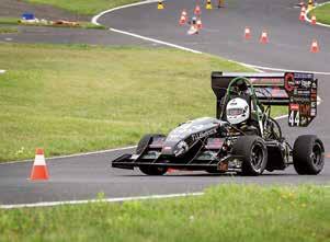 Győr i Formula Student Italy w Varano de Melegari.! Więcej informacji na stronie wydziału www.wm.pb.edu.pl/bolidy BOLID CMS-03 (2016 r.