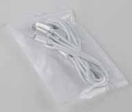 Posiada kabel USB z wtyczką Micro-USB (długość ok.
