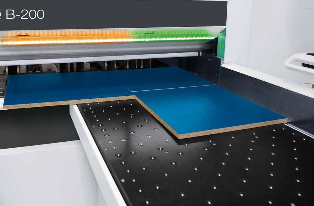 intelliguide basic w pigułce kolorowe lampy LED wzdłuż linii rozkroju umożliwiają intuicyjną obsługę oraz szybką i bezpieczną obróbkę dzięki kolorowym lampom LED operator widzi, że dany element jest