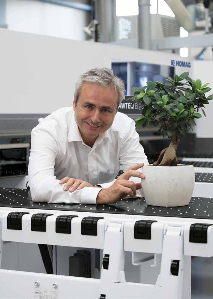 Technologie ecoplus dla maksymalnej oszczędności energii funkcja stand-by uruchamiana jednym wciśnięciem przycisku powoduje, że pilarka pobiera minimalną wartość energii elektrycznej pilarki SAWTEQ