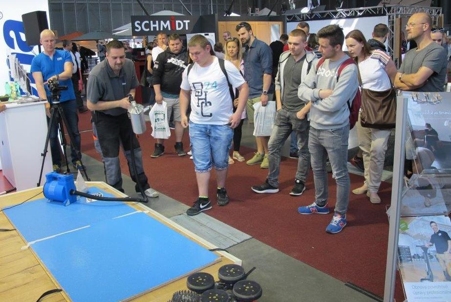700 tys. PLN. W ramach dodatkowego doposażenia, w okresie maj wrzesień 2018 roku ŚCITT (Partner projektu) przekazał szkołom sprzęt i pomoce dydaktyczne na łączną kwotę ponad 100 tys. PLN. Każda szkoła uzyskała wsparcie na kwotę średnio 20,5 tys.