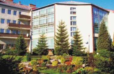 SANATORIUM UZDROWISKOWE KAMIENNY POTOK położone w dzielnicy Kamienny Potok w odległości ok.