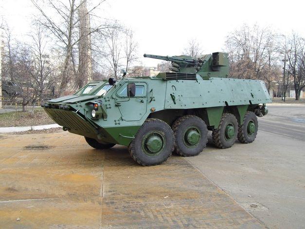 Pokazany niedawno podstawowy BTR-4 z dodatkowym opancerzeniem boków fot. KMDB Morozov W konfiguracji wyjściowej BTR-4 jest przeznaczony dla transportu żołnierzy i wsparcia w walce bezpośredniej.